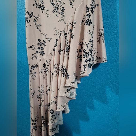 Urban Heritage Asymmetrical Pink Floral Dress - Picture 3 of 9